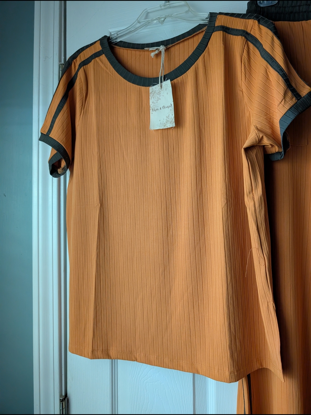 Hem & Thread Loung Set - Picture 3 of 16